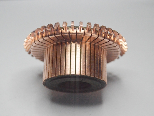 Hook type commutator